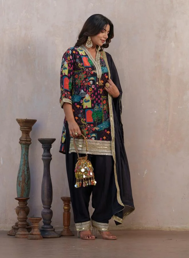 دي دبليو طقم كورتا مستقيمة بنقوش إثنية مع بنطال وسروال ودوباتا للنساء